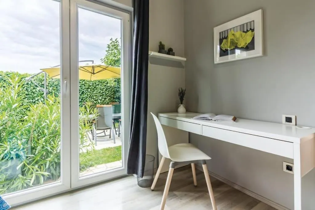 Modern And Elegant Apartment In A Quiet Part Of Pula