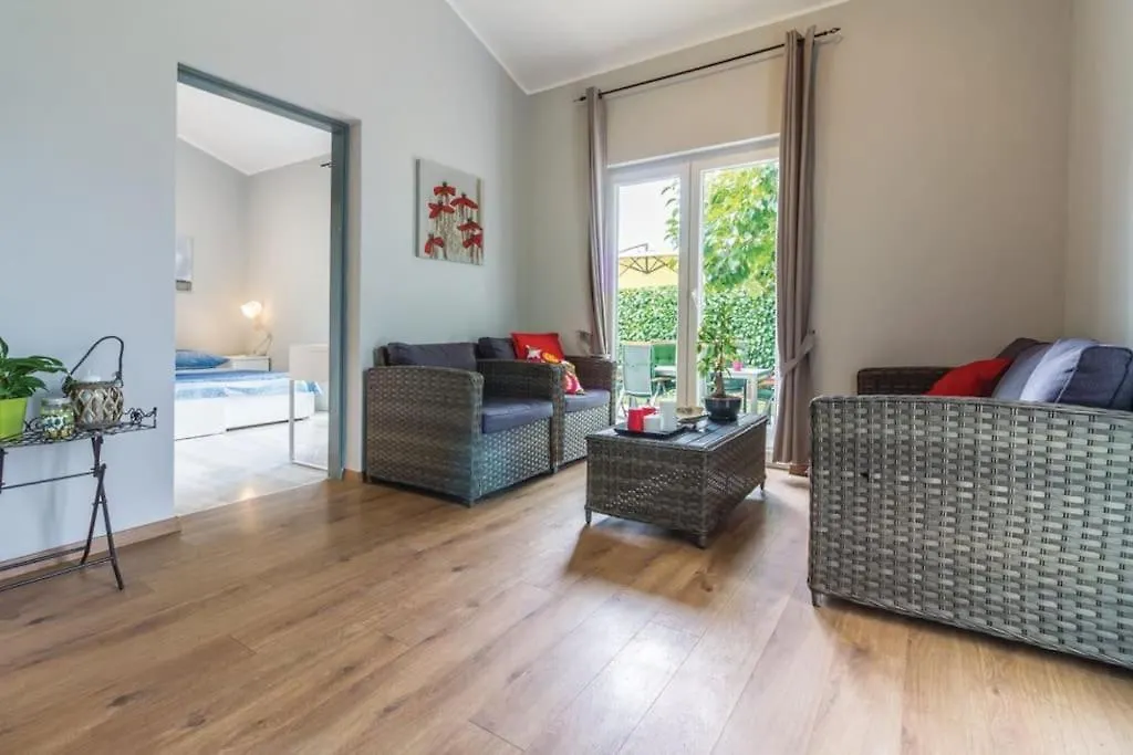 Modern And Elegant Apartment In A Quiet Part Of Pula