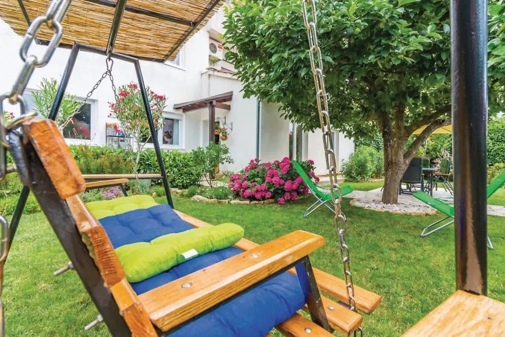 Modern And Elegant Apartment In A Quiet Part Of Pula